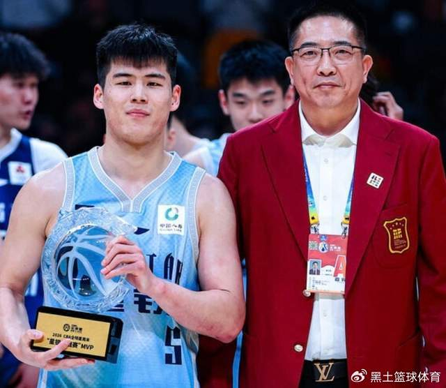 17投砍26分6板4助！广东20岁锋线新星闪耀星锐赛，值得杜锋更多信任|广东男篮|陈家政|体育赛事讨论|CBA全明星|三分球_新浪体育_新浪新闻